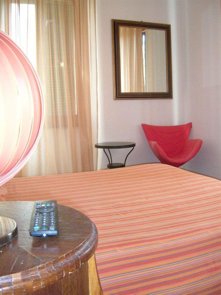 Emi's Bed and breakfast 2*
