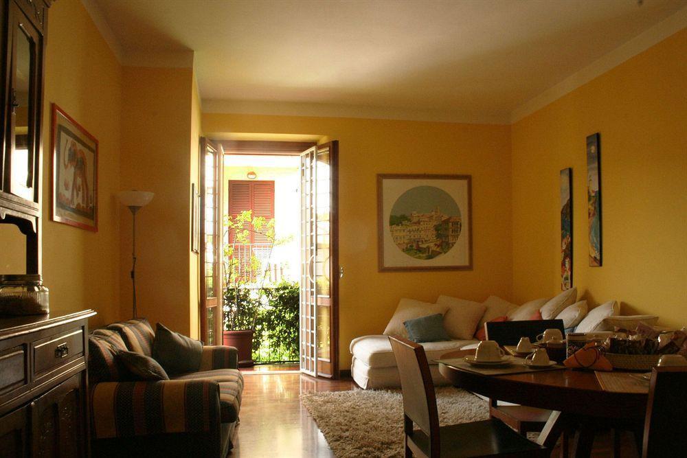 Emi's Bed and breakfast 2*